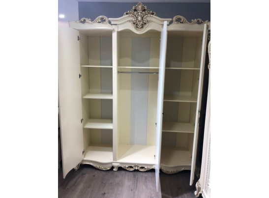 Шкаф 3-створчатый Джоконда (крем глянец)