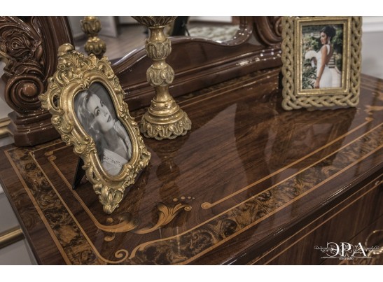 Комод 4 ящика Патрисия орех караваджо глянец