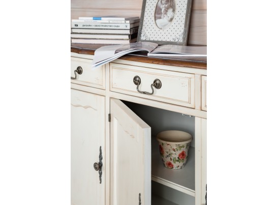 Комод с тремя дверками ST9344 (белая карамель)