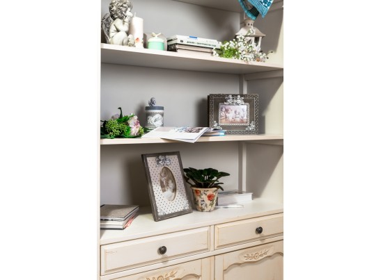 Стеллаж с двумя ящиками и закрытым отделением ST9330 (белая карамель)