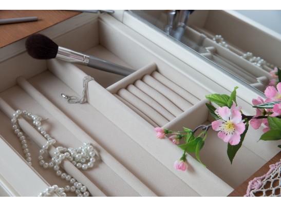 Туалетный стол с зеркалом ST9309 (белая карамель)