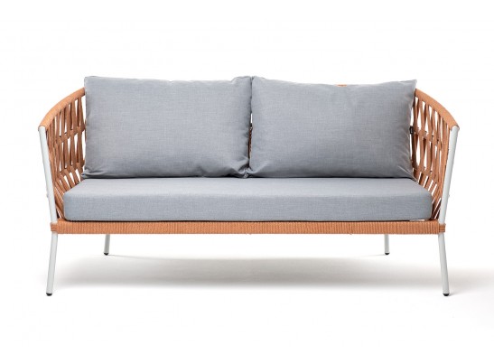 "Диего" диван 2-местный плетеный из роупа, каркас алюминий светло-серый (RAL7035) муар, роуп оранжевый меланж круглый, ткань светло-серая в Каменске-Уральском