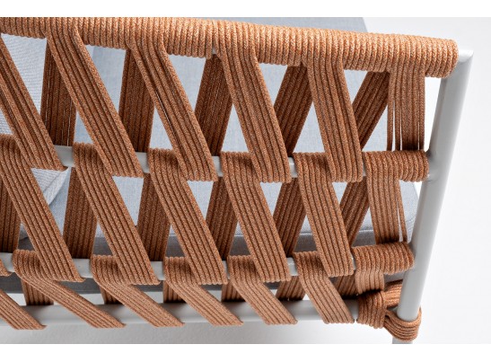 "Диего" диван 2-местный плетеный из роупа, каркас алюминий светло-серый (RAL7035) муар, роуп оранжевый меланж круглый, ткань светло-серая в Каменске-Уральском