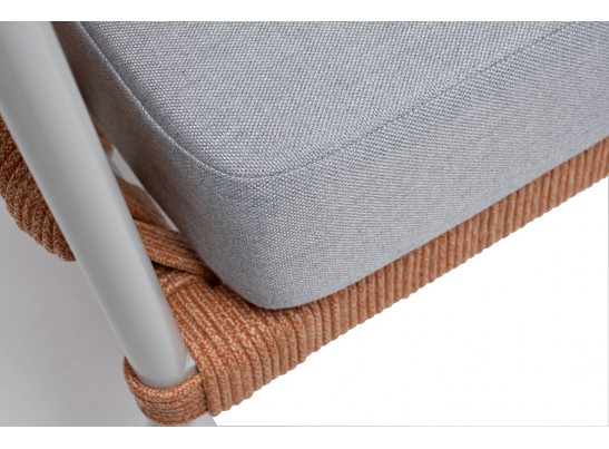 "Диего" диван 2-местный плетеный из роупа, каркас алюминий светло-серый (RAL7035) муар, роуп оранжевый меланж круглый, ткань светло-серая в Каменске-Уральском