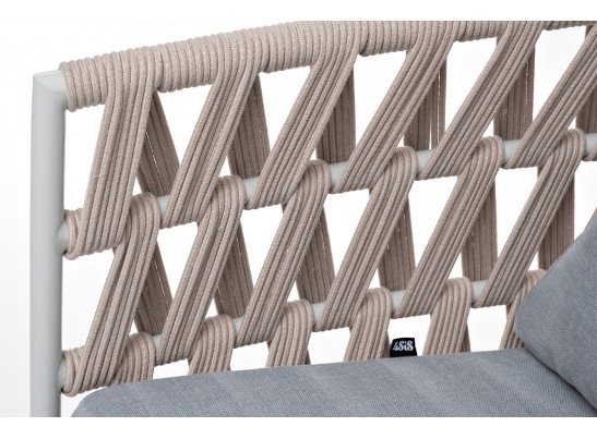 "Диего" кресло плетеное из роупа, каркас алюминий светло-серый (RAL7035) муар, роуп бежевый круглый, ткань светло-серая в Каменске-Уральском