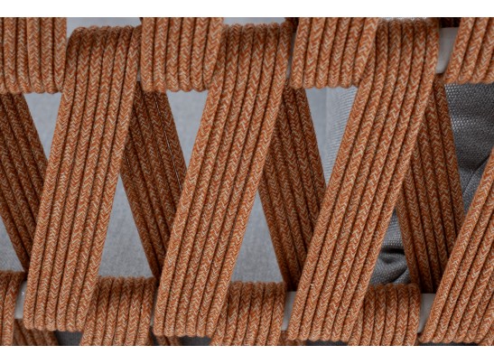 "Диего" кресло плетеное из роупа, каркас алюминий светло-серый (RAL7035) муар, роуп оранжевый меланж круглый, ткань светло-серая в Каменске-Уральском