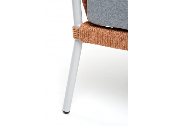 "Диего" кресло плетеное из роупа, каркас алюминий светло-серый (RAL7035) муар, роуп оранжевый меланж круглый, ткань светло-серая в Каменске-Уральском