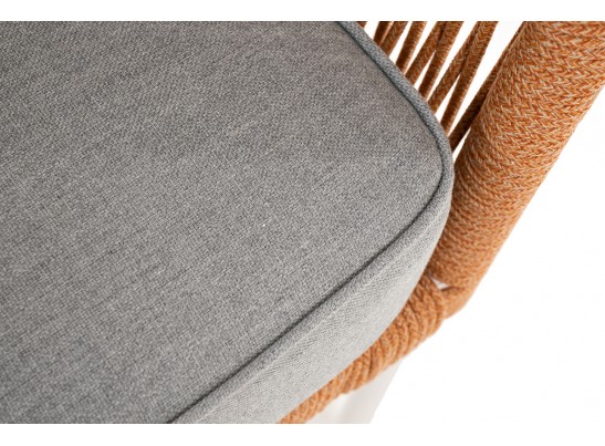 "Канны" диван 2-местный плетеный из роупа, каркас алюминий светло-серый (RAL7035) муар, роуп оранжевый меланж круглый, ткань светло-серая в Каменске-Уральском