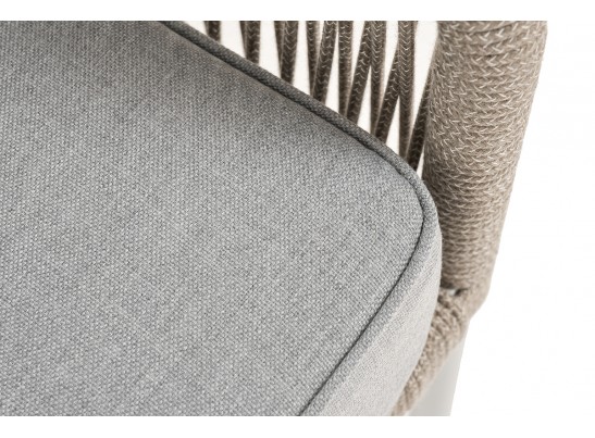 "Канны" диван 2-местный плетеный из роупа, каркас алюминий светло-серый (RAL7035) шагрень, роуп серый меланж круглый, ткань светло-серая в Каменске-Уральском