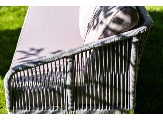 "Канны" диван 2-местный плетеный из роупа, каркас алюминий белый, роуп светло-серый, ткань светло-серая в Каменске-Уральском