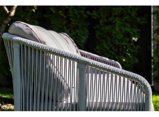 "Канны" диван 2-местный плетеный из роупа, каркас алюминий белый, роуп светло-серый кругл, ткань серая в Каменске-Уральском