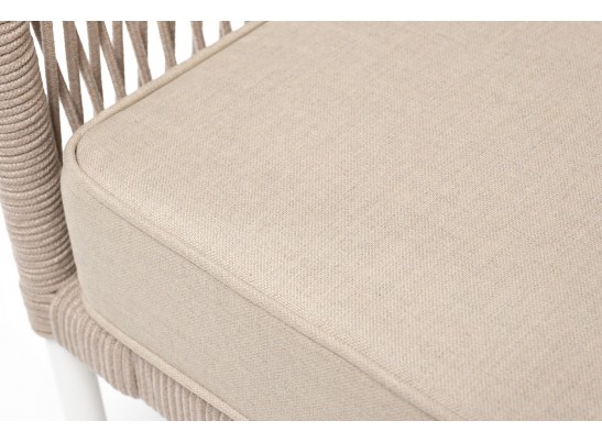"Канны" кресло плетеное из роупа, каркас алюминий белый, муар, роуп бежевый круглый, ткань бежевая 035 в Каменске-Уральском