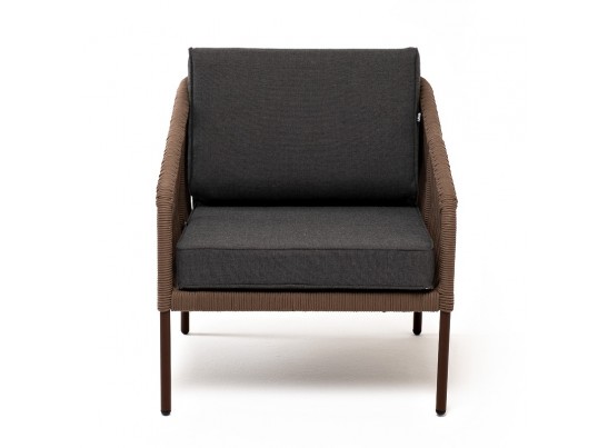 "Канны" кресло плетеное из роупа, каркас алюминий коричневый (RAL8016) муар, роуп коричневый круглый, ткань темно-серая 027 в Каменске-Уральском