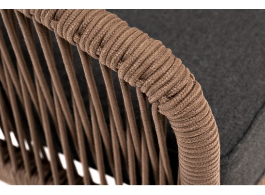 "Канны" кресло плетеное из роупа, каркас алюминий коричневый (RAL8016) муар, роуп коричневый круглый, ткань темно-серая 027 в Каменске-Уральском