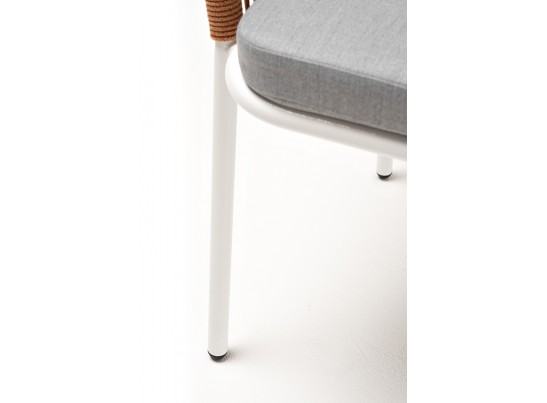 "Лион" стул плетеный из роупа, каркас из стали светло-серый (RAL7035) муар, роуп оранжевый меланж круглый, ткань светло-серая в Каменске-Уральском