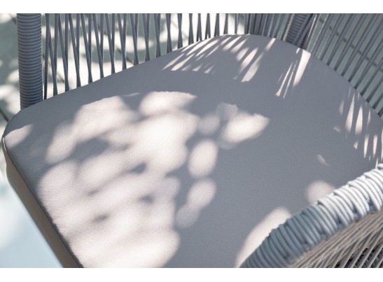 "Марсель" стул плетеный из роупа, каркас алюминий темно-серый (RAL7024) муар, роуп светло-серый круглый, ткань светло-серая в Каменске-Уральском