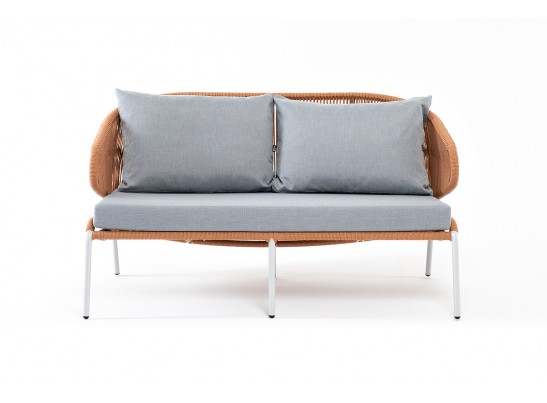 "Милан" диван 2-местный плетеный из роупа, каркас алюминий светло-серый (RAL7035) муар, роуп оранжевый меланж круглый, ткань светло-серая в Каменске-Уральском