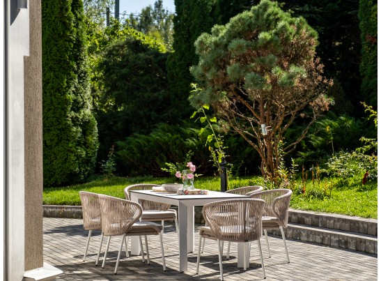 "Венето" обеденная группа на 6 персон со стульями "Милан", каркас белый, роуп бежевый в Каменске-Уральском