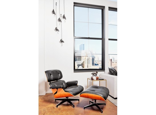 Кресло EAMES LOUNGE CHAIR и оттоманка EAMES LOUNGE CHAIR чёрные в Каменске-Уральском