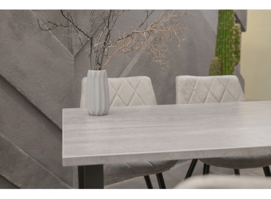 Деревянный стол Тринити Лофт 140х80 бетон светлый / черный матовый в Каменске-Уральском