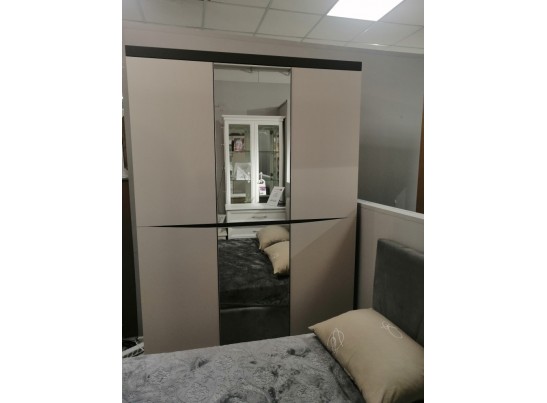 Шкаф №3 с зеркалом Тиана Дуб Бонифаций/Вольфрам