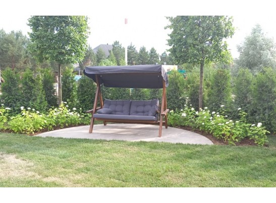 Деревянные качели Lyon с серыми подушками в Каменске-Уральском