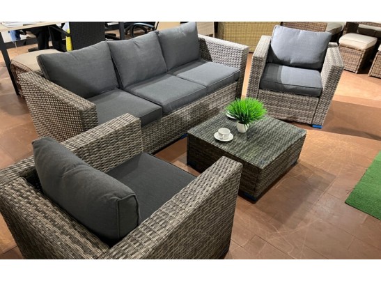 Лаунж-зона KARL с трёхместным диваном (серая) в Каменске-Уральском