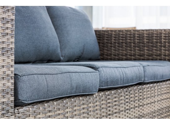 Лаунж-зона KARL с трёхместным диваном (серая) в Каменске-Уральском