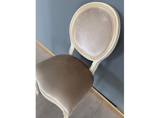 Стул Медальон (слоновая кость, патина золото)