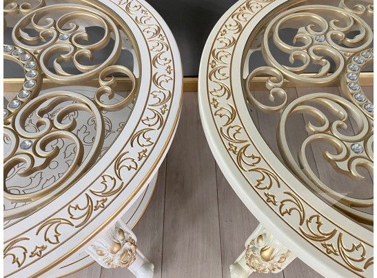 Стол журнальный круглый Жасмин (белый, патина золото)