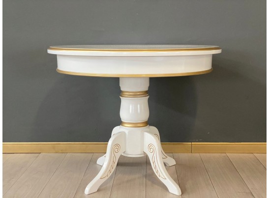 Стол круглый раскладной Верона (белый, патина золото) шпон