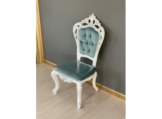 Стул Роза с каретной стяжкой (белый, патина серебро)