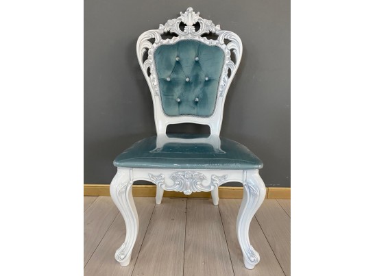 Стул Роза с каретной стяжкой (белый, патина серебро)