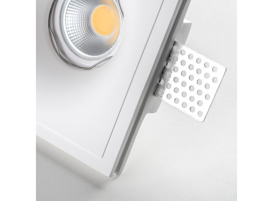 Светильник встраиваемый гипсовый скрытой установки д/гипсокартонного потолка с малозаметной фиксирующей пружиной MR16 GU10 Anello 002000 в Каменске-Уральском