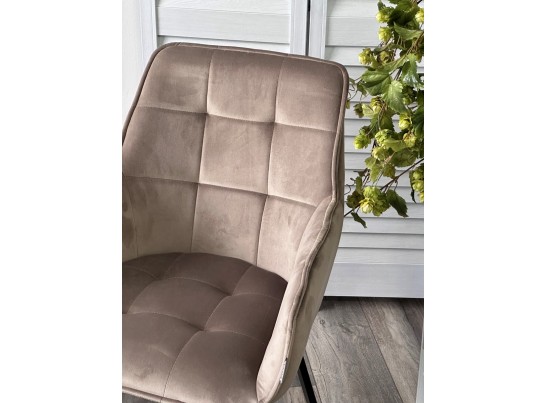 Стул MAVERICK 360 град. поворот. BLUVEL-40 BEIGE/ черный каркас, в Каменске-Уральском