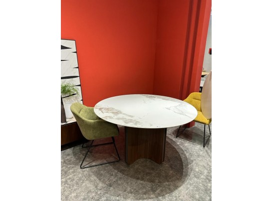 Стол CASTELA 135 Белый мрамор CA071, керамика / Орех, ®DISAUR в Каменске-Уральском