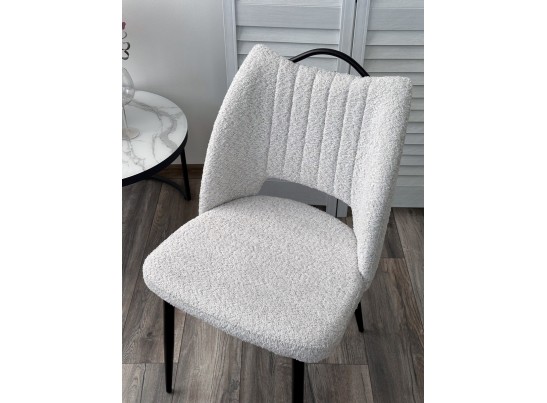 Стул JANETY UF998-14 светло-серый, букле / черный каркас / Товарный знак DISAUR в Каменске-Уральском