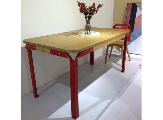 Стол APSARAS красный M-city в Каменске-Уральском