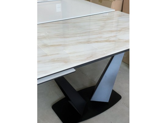 Стол Ниагара 160 Бежевый мрамор, стекло / черный каркас в Каменске-Уральском