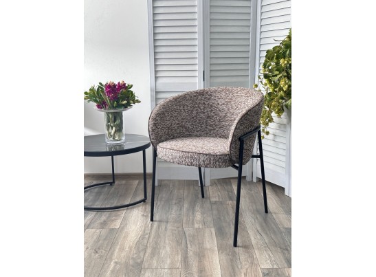 Стул GUST цвет бежевый TOPIC 410 / черный каркас / Товарный знак DISAUR в Каменске-Уральском