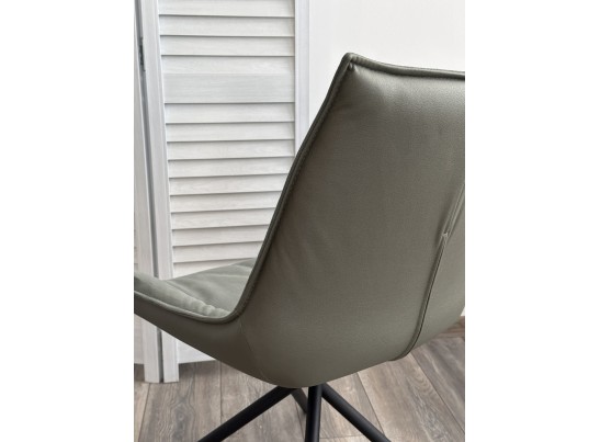 Стул ОСЛО Atmocfera 695 Зеленый / Orakul 695 Зеленый / Черный каркас M-City в Каменске-Уральском