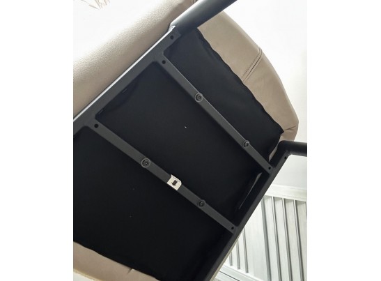 Стул VOLCANO Белый Wales-101, ткань / светло-бежевый Maison 09, экокожа/ черный каркас, DISAUR в Каменске-Уральском