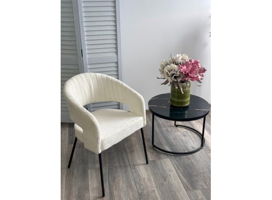 Стул SNUG 3018-01 белый, шенилл / черный каркас, ®DISAUR в Каменске-Уральском