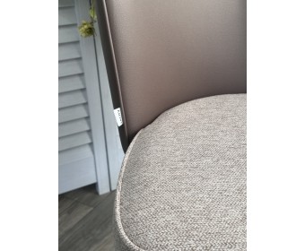 Стул МОНЕ ROVENA BISCUT ткань / ORAKUL 290 экокожа / Черный каркас M-City