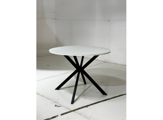 Стол ВЕГА D100 Белый, стекло/ черный каркас в Каменске-Уральском