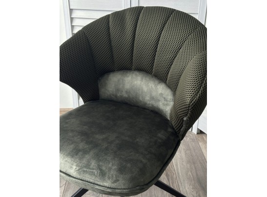 Стул ASTRA 360 град. поворот Зеленый Sonic 77 ткань / 7525-156 велюр / черный каркас, ®DISAUR