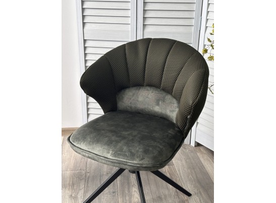 Стул ASTRA 360 град. поворот Зеленый Sonic 77 ткань / 7525-156 велюр / черный каркас, ®DISAUR