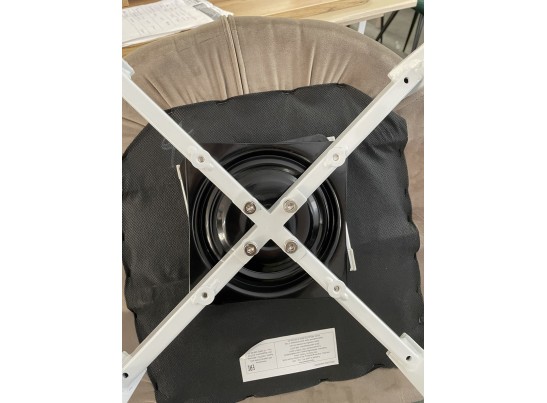 Стул MAVERICK 360 град. поворот. BLUVEL-40 BEIGE/ белый каркас, в Каменске-Уральском