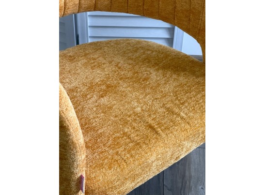 Стул SNUG 3018-08 горчичный, шенилл / черный каркас, ®DISAUR в Каменске-Уральском